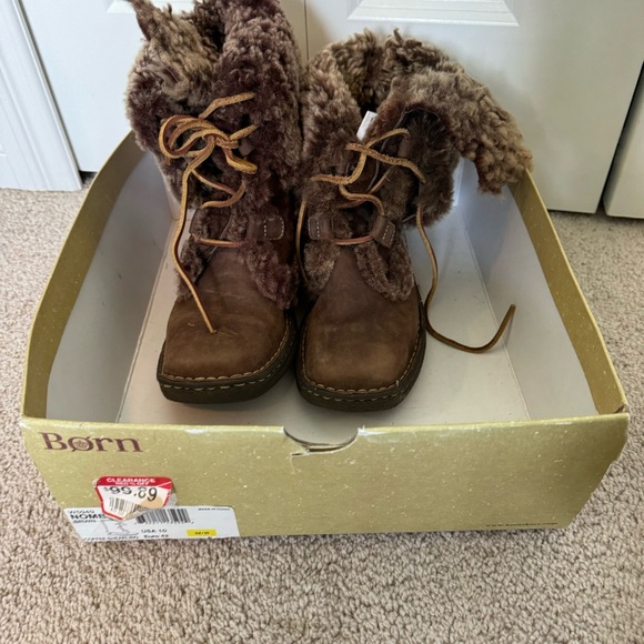 BORN women's fuzzy winter boots - Picture 11 of 12